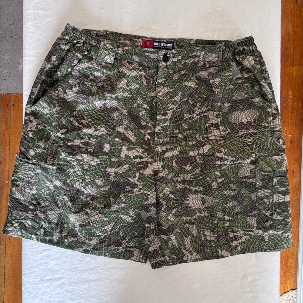 Men’s Real Legends Performance Cargo Digital Camo Lightweight Shorts Large